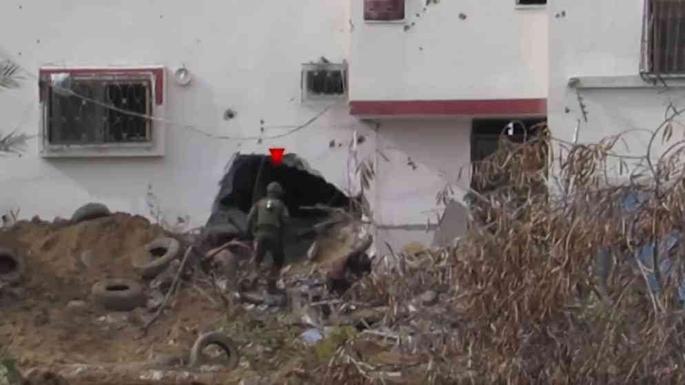 جيش الاحتلال يعلن مقتل 10 ضباط وجنود بينهم قائد كتيبة في معارك جنوب غزة