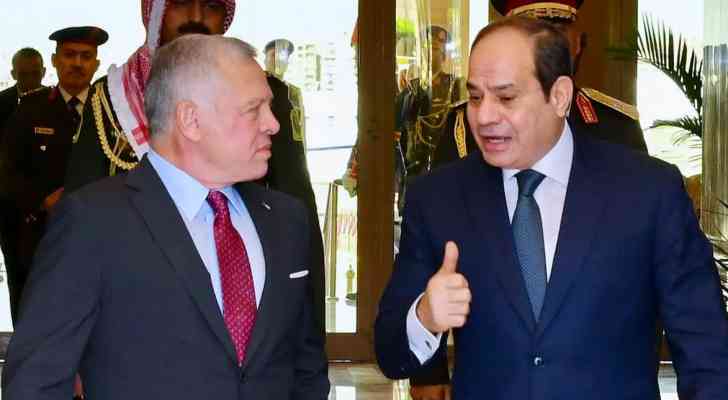 الملك والرئيس المصري يؤكدان ضرورة الاستمرار بالضغط لوقف إطلاق النار في غزة