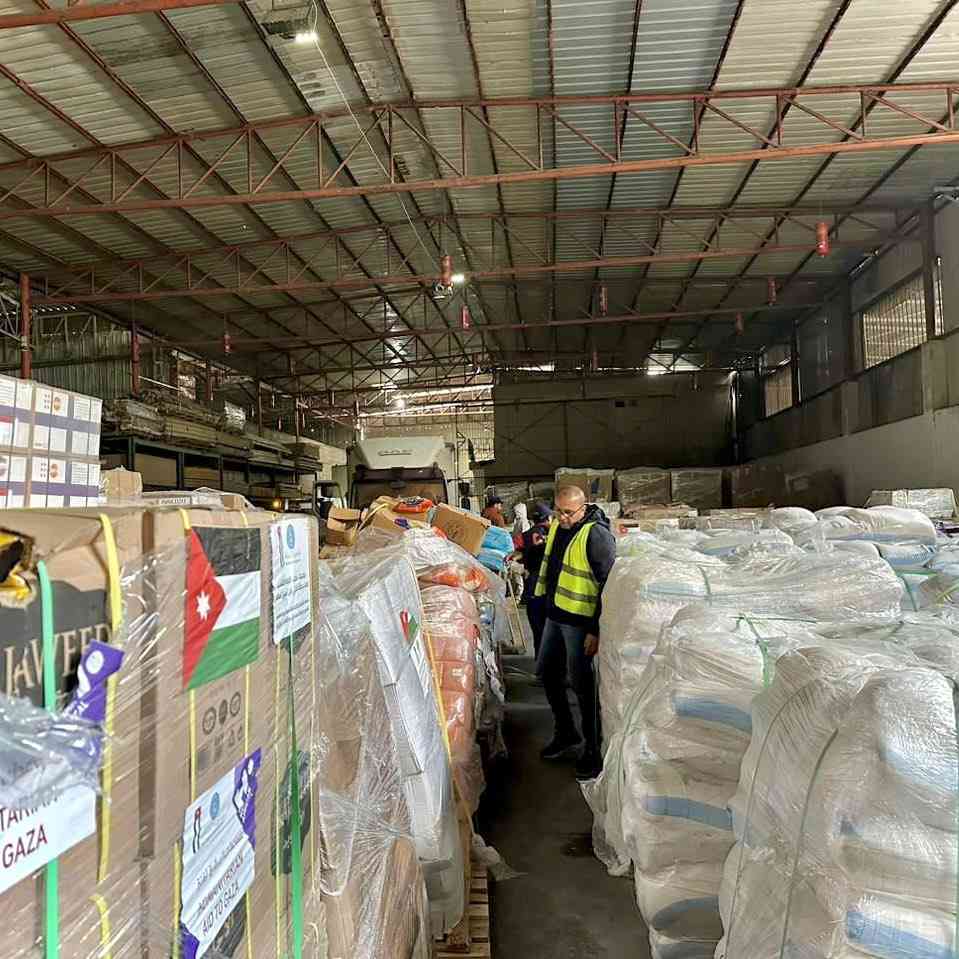 وصول قافلة مساعدات أردنية لأهلنا في القطاع