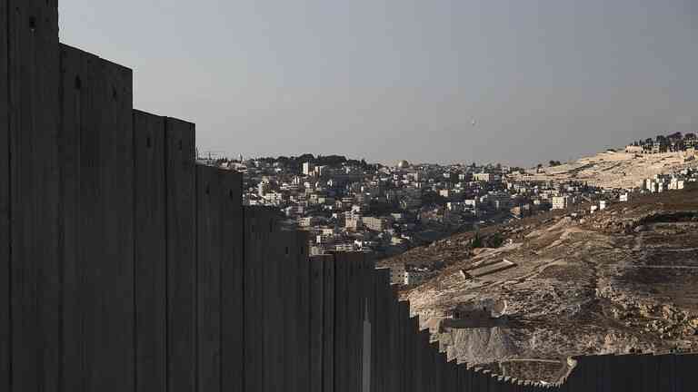 دولة خليجية ستموّل بناء جدار تحت الأرض لفصل غزة عن سيناء