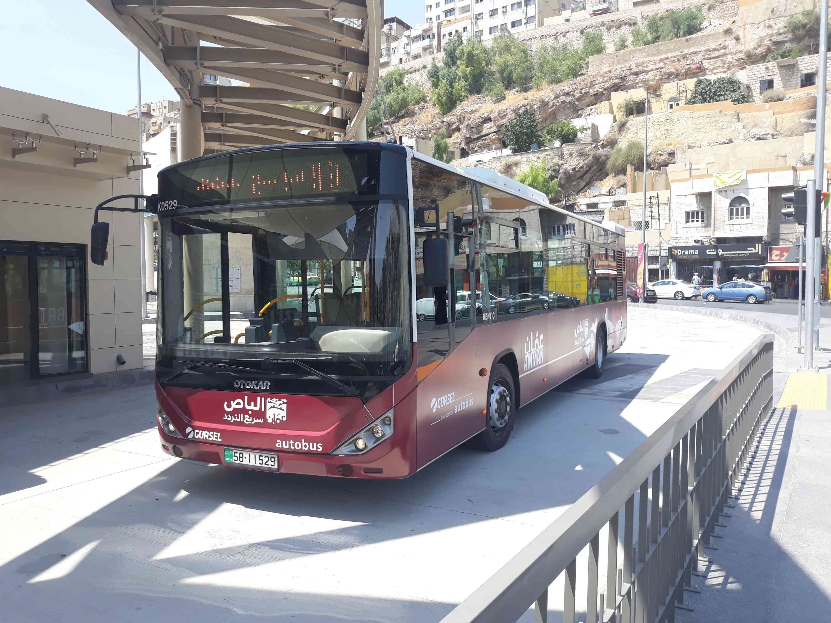 الموعد المتوقع لتشغيل الباص السريع بين عمان والزرقاء