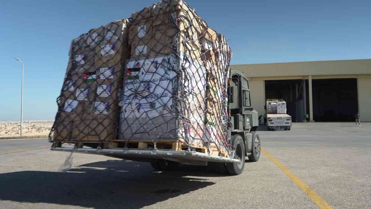 5100 طن مساعدات من الأردن إلى غزة (صور)