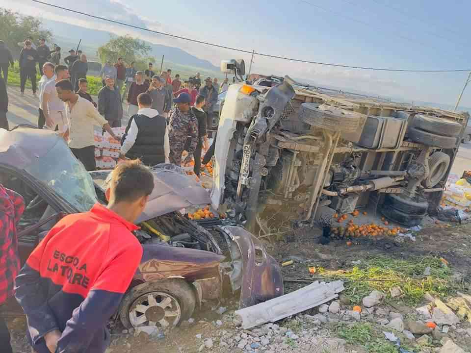 وفاة و4 إصابات بحادث تصادم في الأغوار الشمالية (صور)