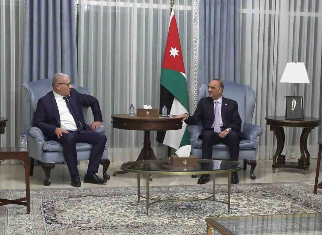 الخصاونة تطابق مواقف الأردن والجزائر تجاه القضية الفلسطينية