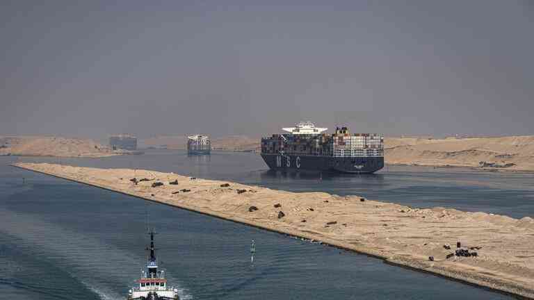 مصر تبحث حفر قناة سويس جديدة