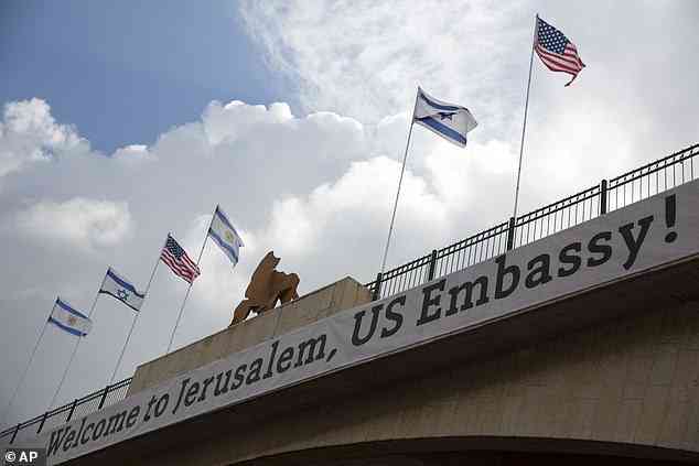 التحقيق في وفاة موظف بالسفارة الأمريكية بالقدس