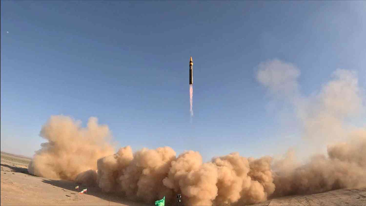 100 صاروخ تستهدف إسرائيل دفعة واحدة
