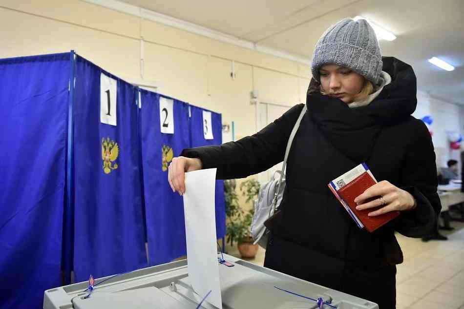 بوتين يراقب ... بدأ التصويت للانتخابات الرئاسية الروسية