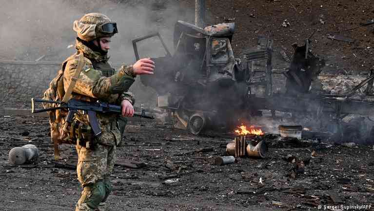 أوكرانيا تشيد تحصينات دفاعية وتستعد لحرب طويلة