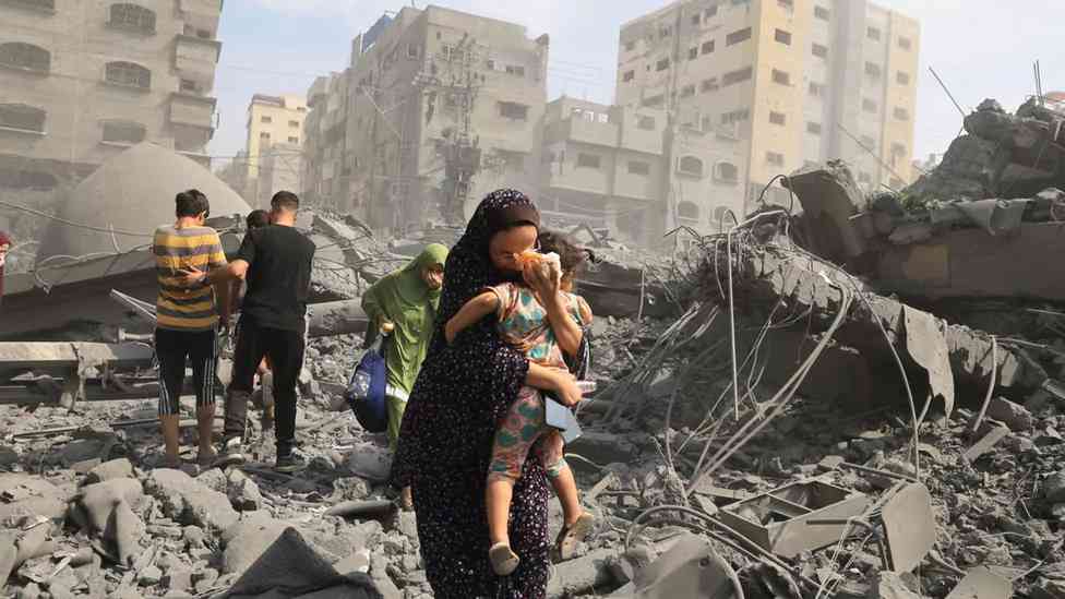 33207 شهداء و75933 إصابة في غزة