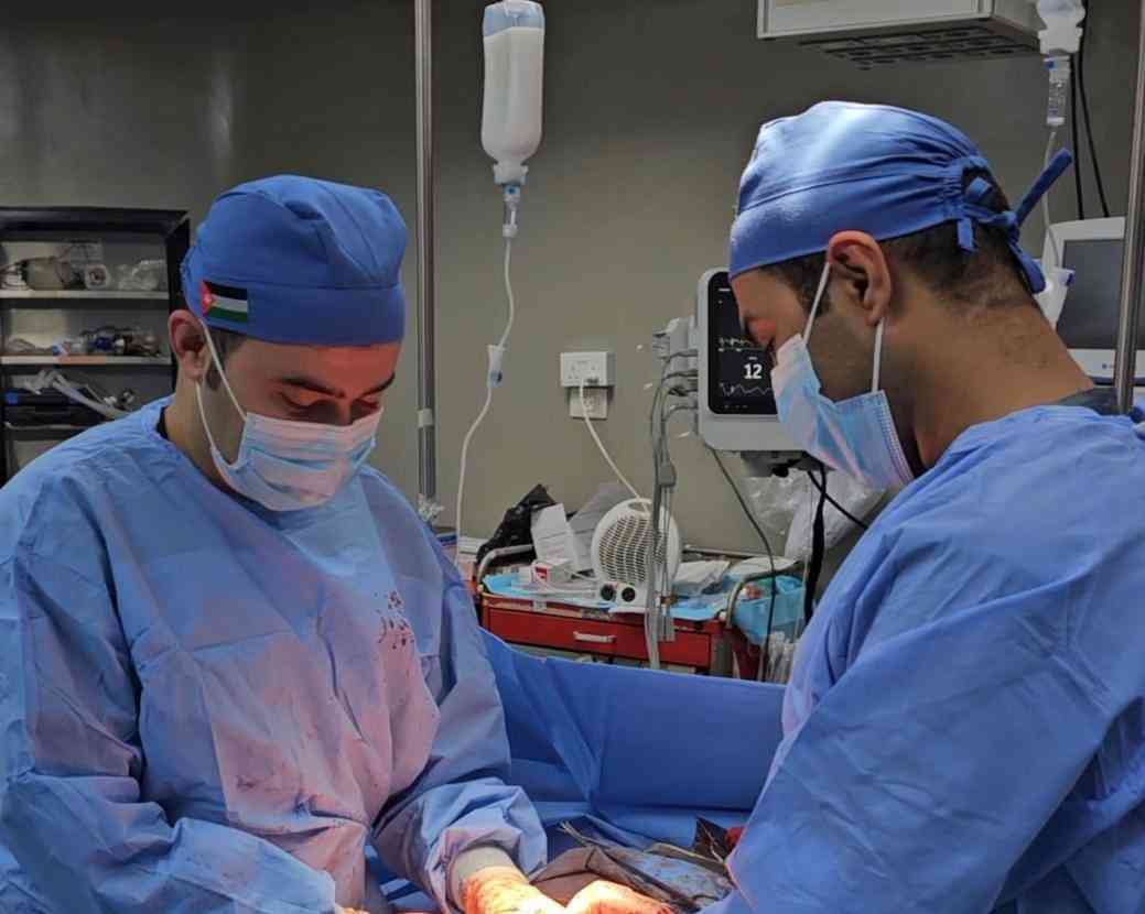 المستشفى الميداني غزة/77 بجري عمليات جراحية نوعية لعدد من المرضى