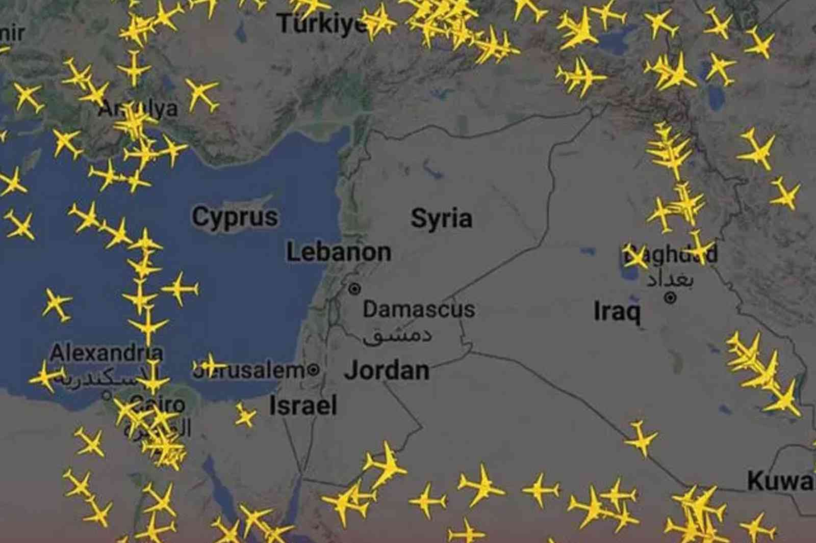 شاهد.. أجواء الأردن والعراق وسوريا واسرائيل وتوقف تام لحركة الطيران (صورة)