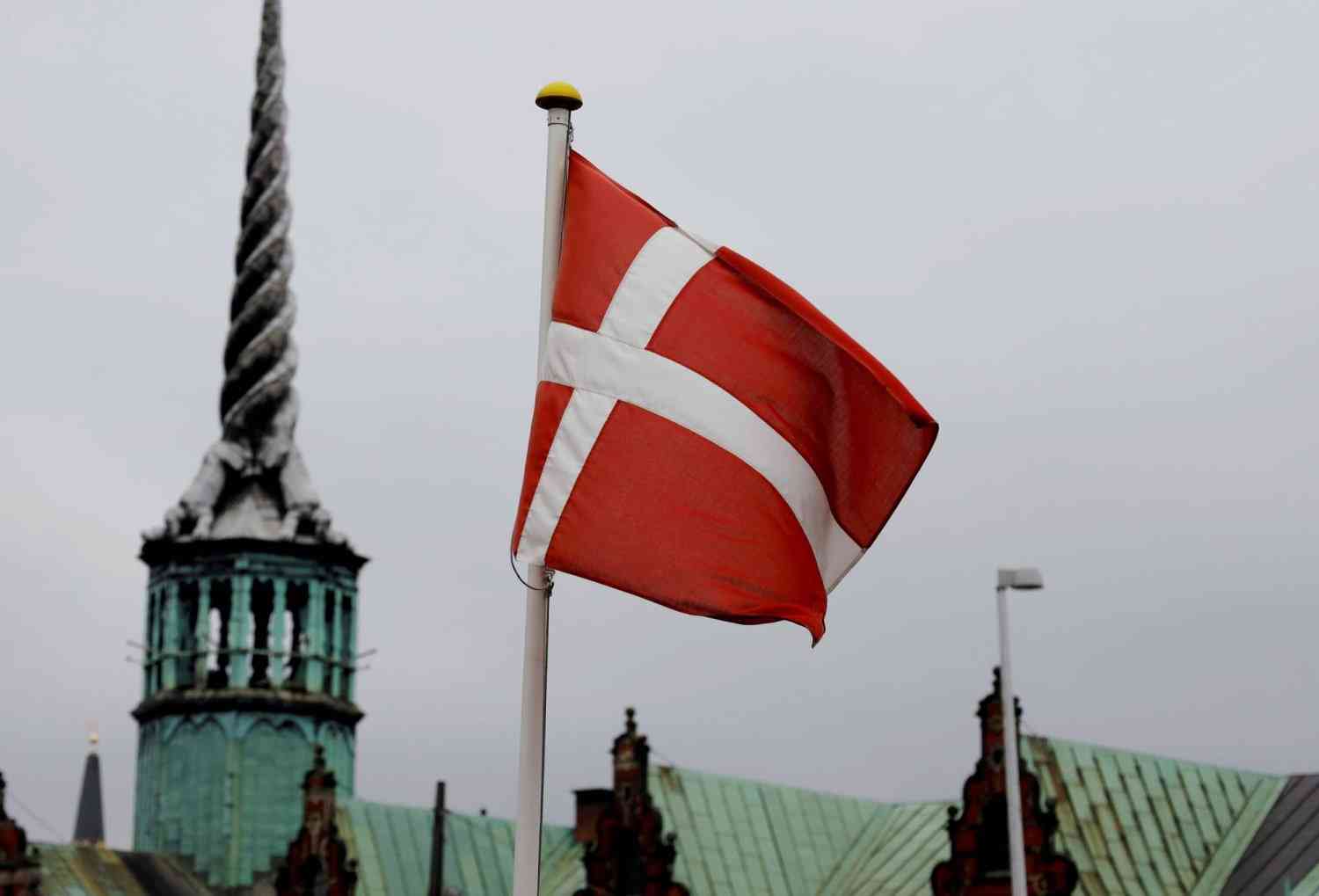 الدنمارك تعلن أنها ستغلق سفارتها بالعراق