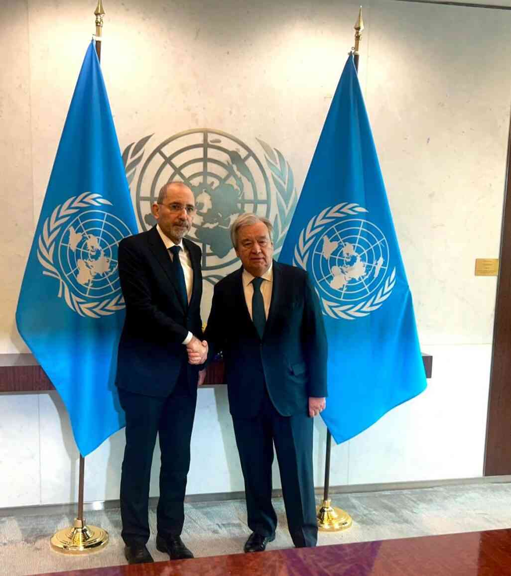 الصفدي وأمين عام الأمم المتحدة يشددان على ضرورة خفض التصعيد في المنطقة