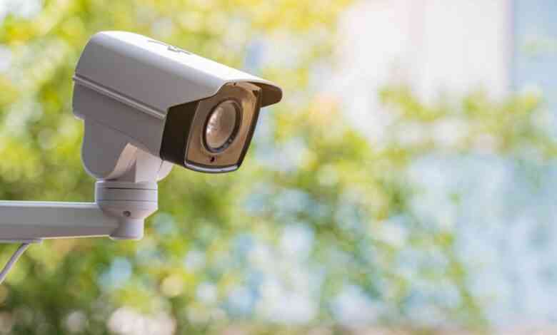 تسجيل صوتي يحذر من كاميرات جديدة في عمان.. ومصادر توضح
