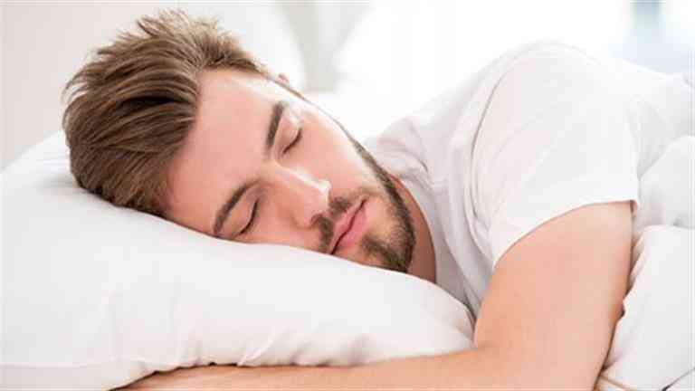 وضعية نومك قد تقصر عمرك