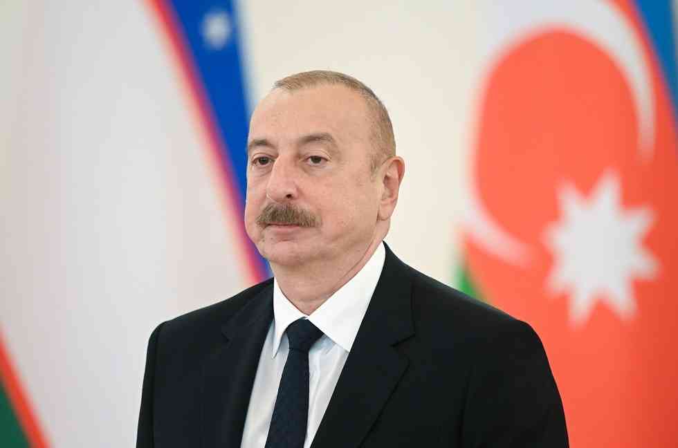 رئيس أذربيجان: نشعر بقلق بالغ للأنباء المتعلقة برئيسي