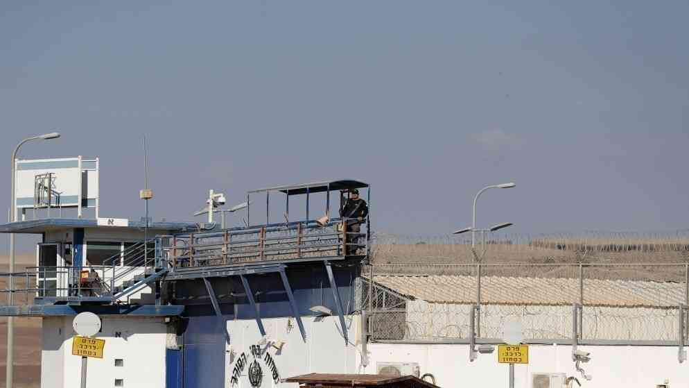 9300 أسير في سجون الاحتلال الإسرائيلي بينهم 250 طفلا و75 امرأة