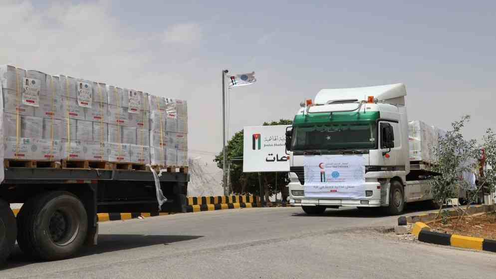وصول 70 شاحنة مساعدات إنسانية من الأردن إلى غزة