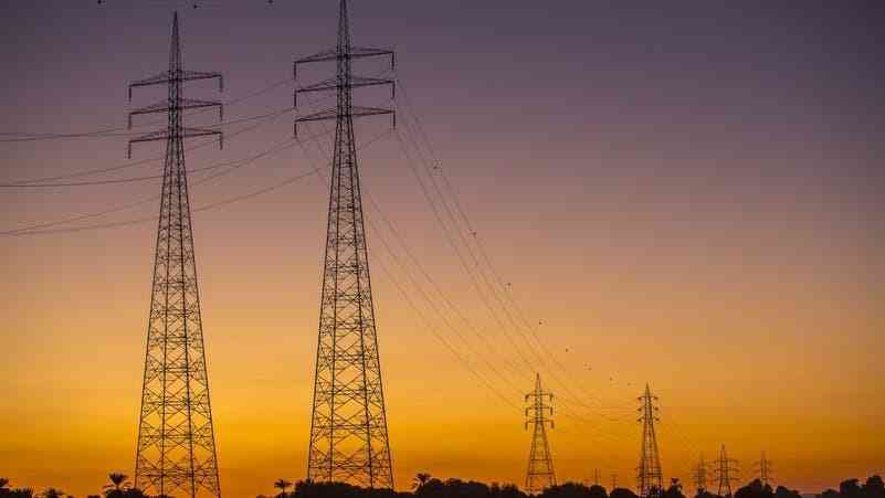 مصر تزيد مدة قطع الكهرباء يوميا
