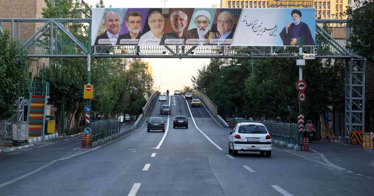 الايرانيون ينتخبون رئيسهم اليوم