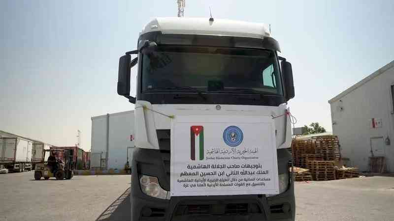 عبور ٣٢ شاحنة مساعدات جديدة لأهلنا في غزة