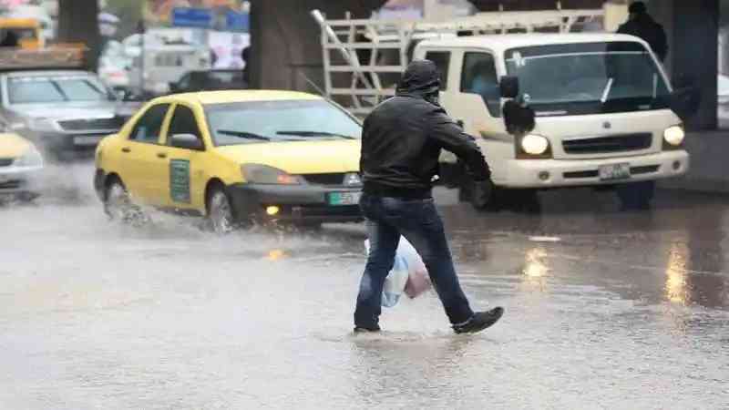 أمطار رعدية وغزيرة في الطريق إلى الأردن