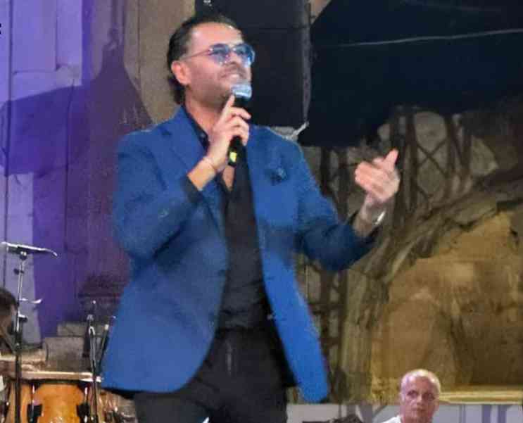 بالفيديو.. الفنان راغب علامة يشعل المسرح الجنوبي بأغنية زفاف الأمير الحسين