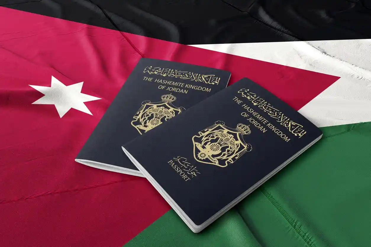 دراسة تخفيض رسوم جوازات السفر للمستثمرين
