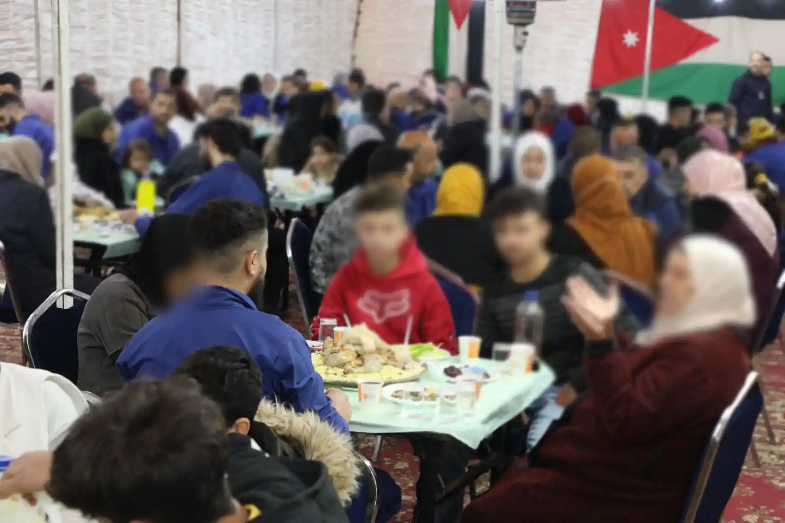 إفطارات رمضانية لنزلاء وذويهم في مراكز الإصلاح والتأهيل (صور)