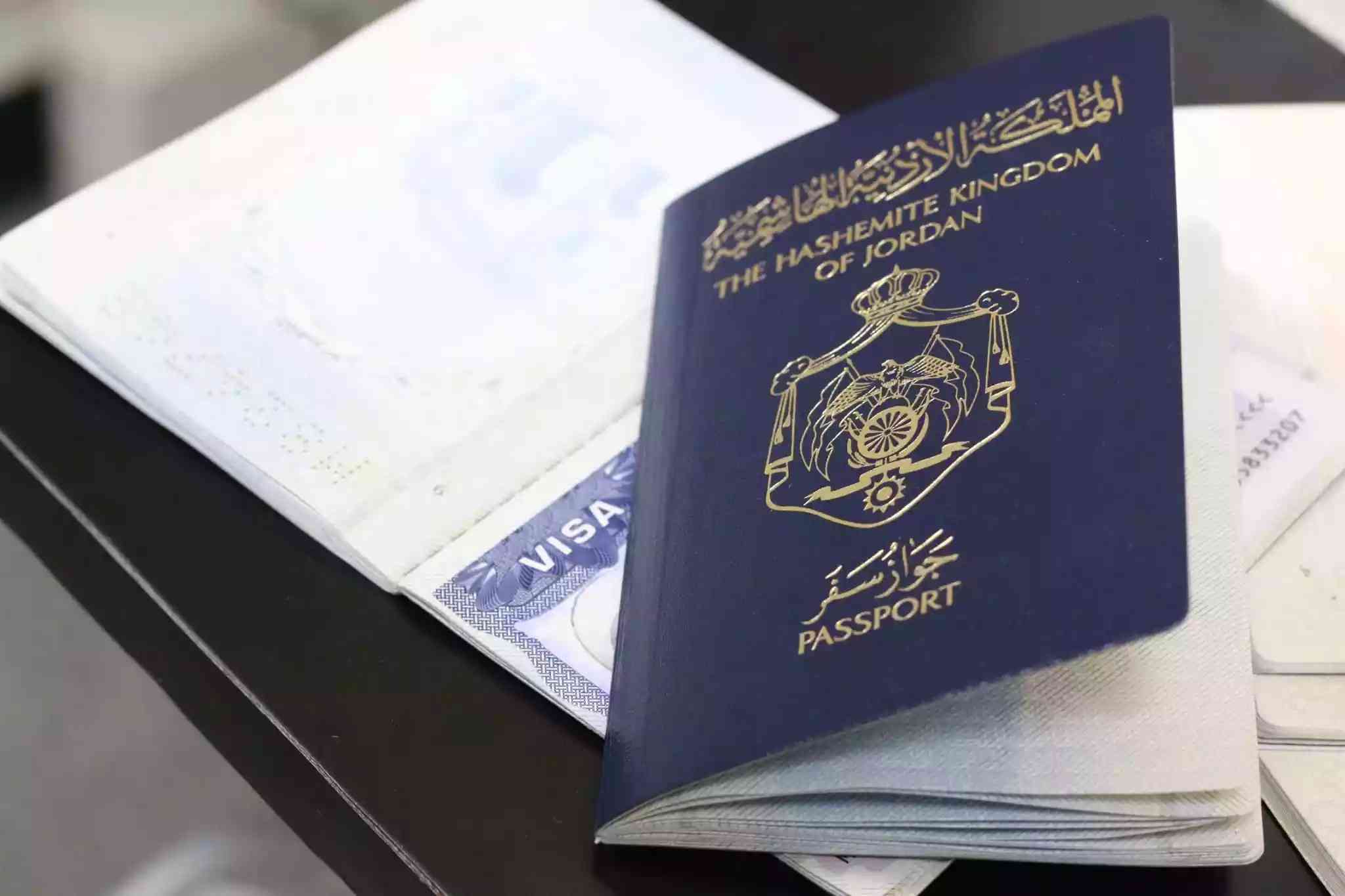 الحكومة تطرح عطاء جواز السفر الإلكتروني