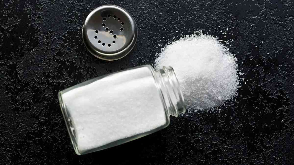 طبيبة تحذر من فرط الملح في النظام الغذائي